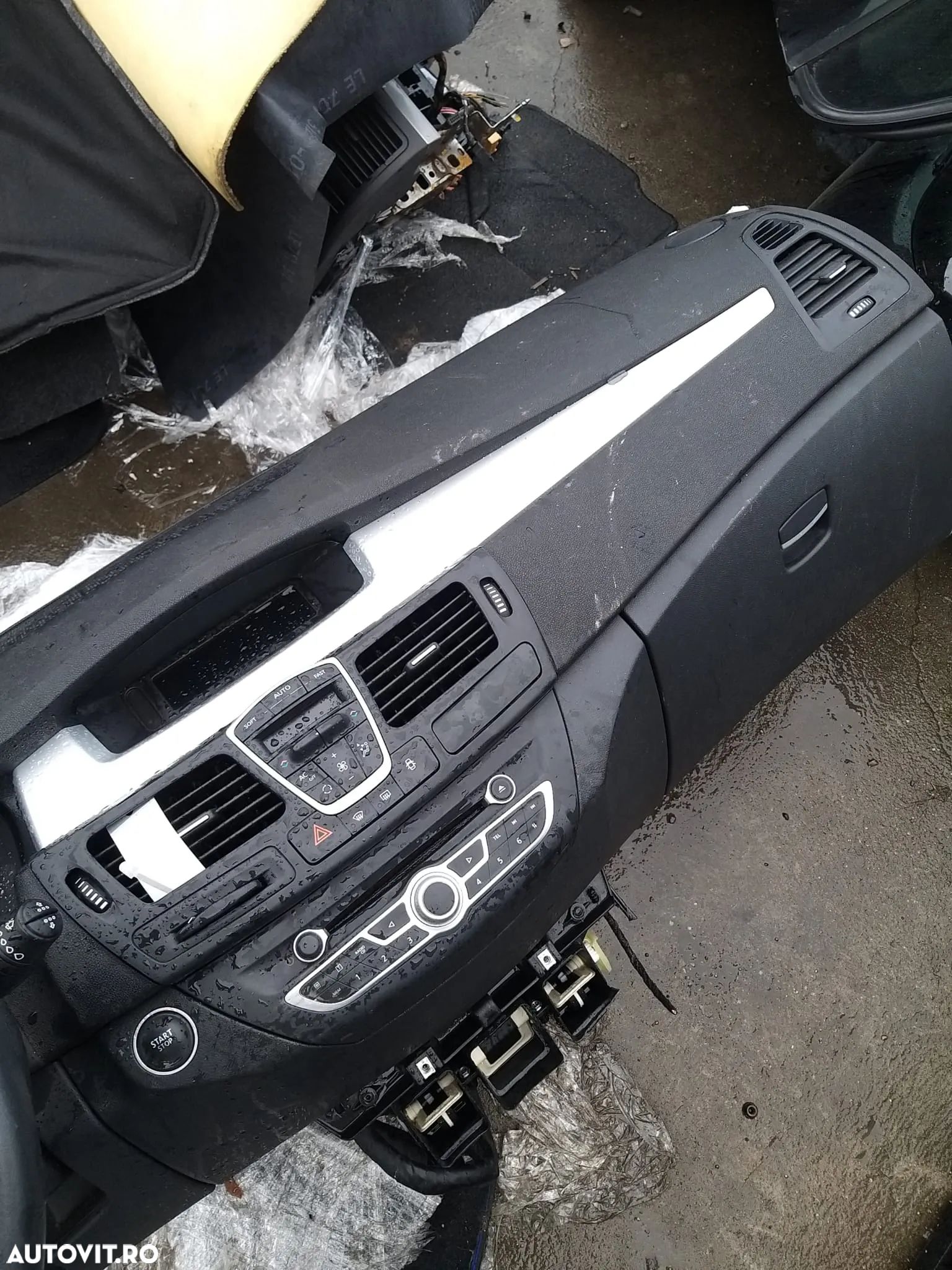 Plansa De Bord pentru Renault Laguna din 2010 2.0DCI - 1