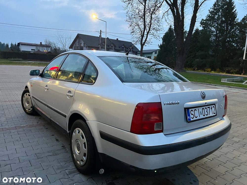 Volkswagen Passat 1.8 - 9