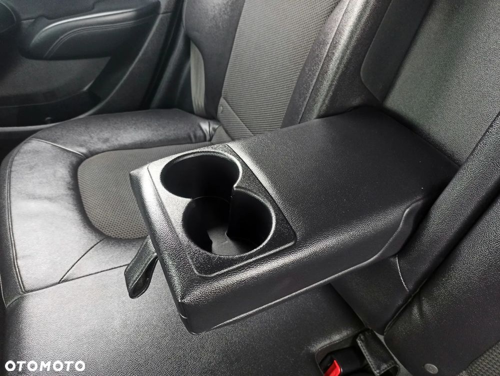 Hyundai ix35 1.7 CRDi 2WD Fifa World Cup Edition - 38