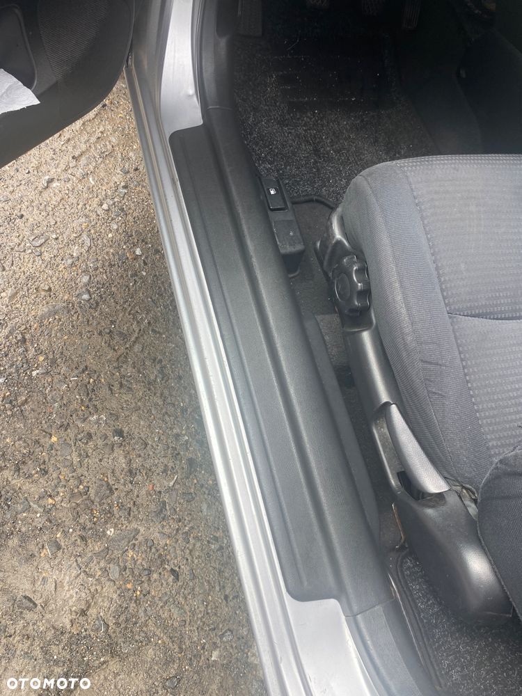 Honda Civic 1.4i S - 8