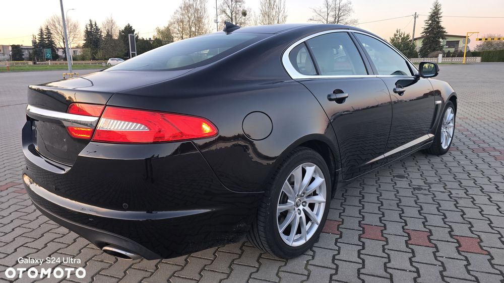 Jaguar XF 2.2 D Luxury - 21