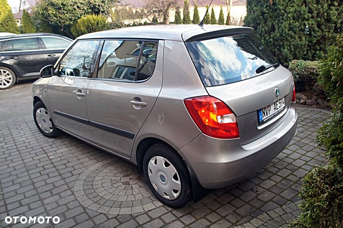 Skoda Fabia 1.2 HTP Ambiente - 11