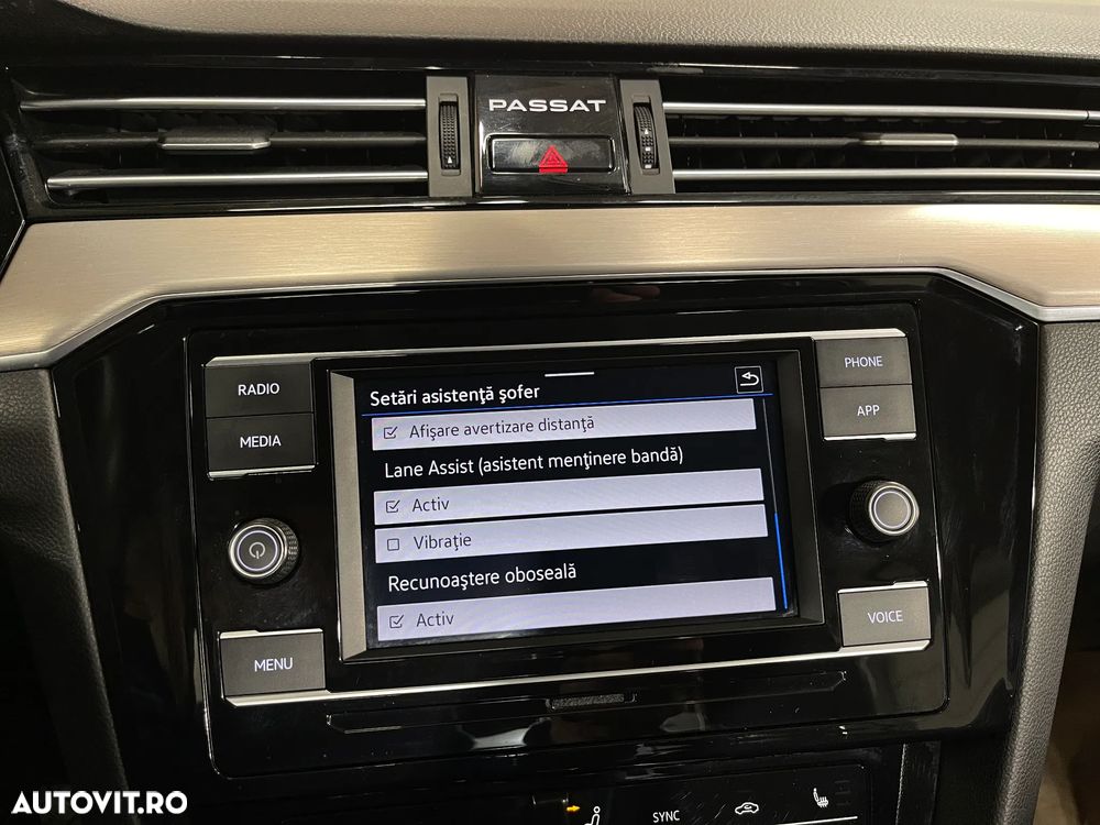 Volkswagen Passat 2.0 TDI DSG Highline - 16