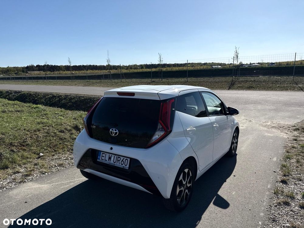 Toyota Aygo x-play connect - 9