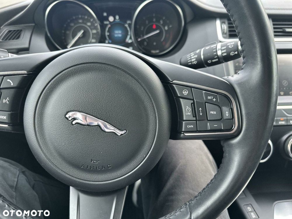 Jaguar E-Pace - 19