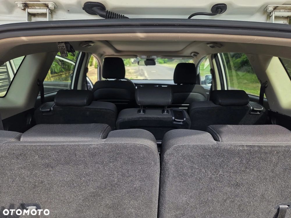 Kia Carens 1.7 CRDi M 7os - 15