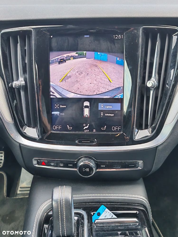 Volvo V60 T8 AWD Plug-In Hybrid R-Design - 24