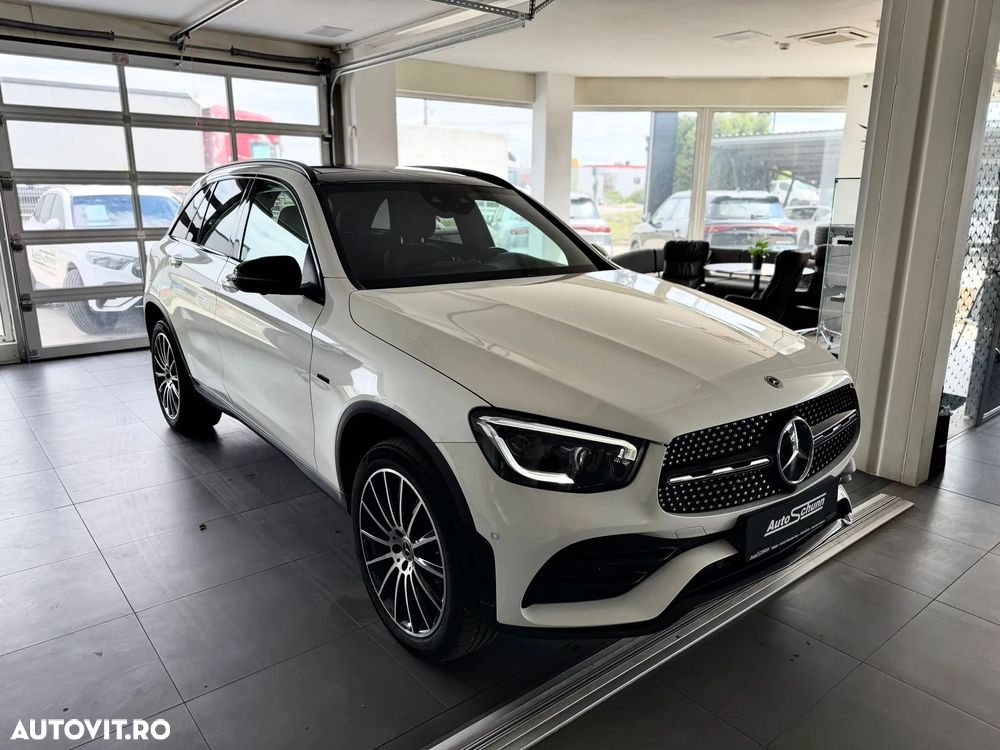 Mercedes-Benz GLC 300 e 4Matic 9G-TRONIC AMG Line - 6
