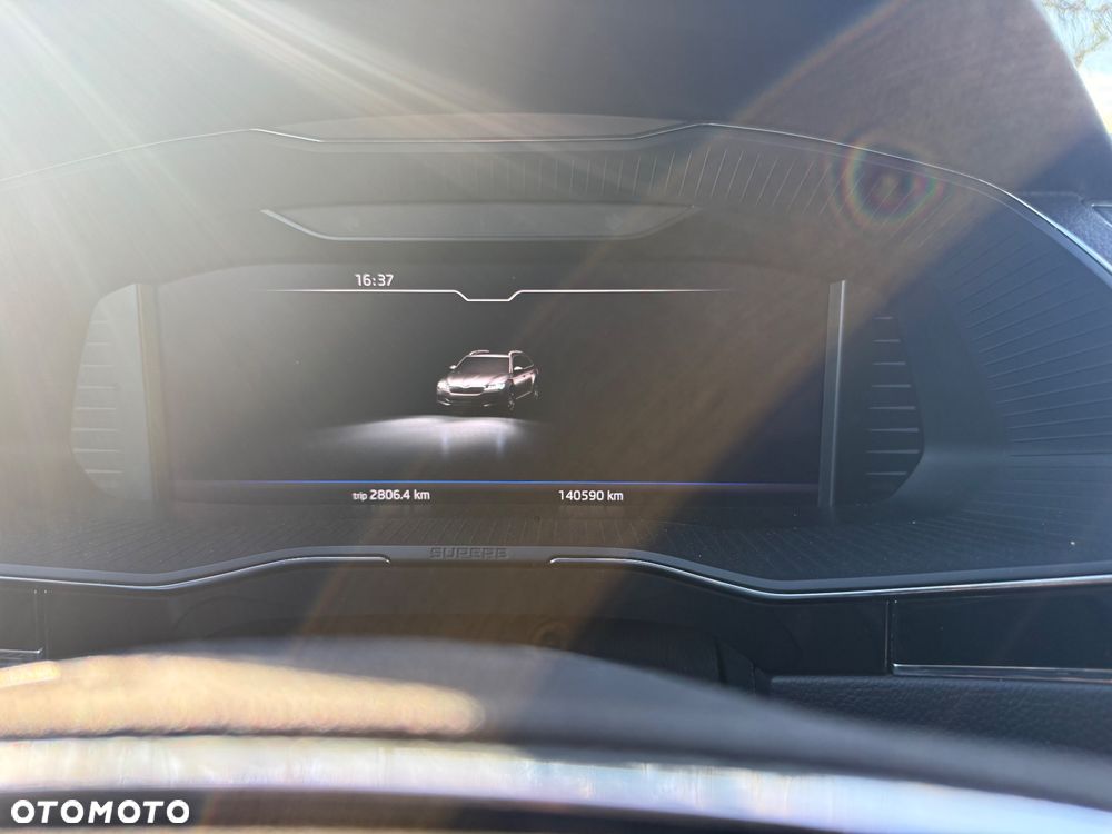 Skoda Superb 2.0 TDI SCR 4x4 L&K DSG - 24