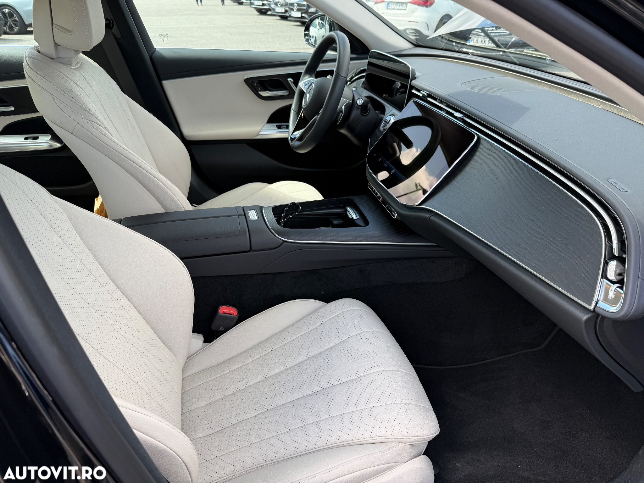 Mercedes-Benz E 300e 4Matic 9G-TRONIC - 8