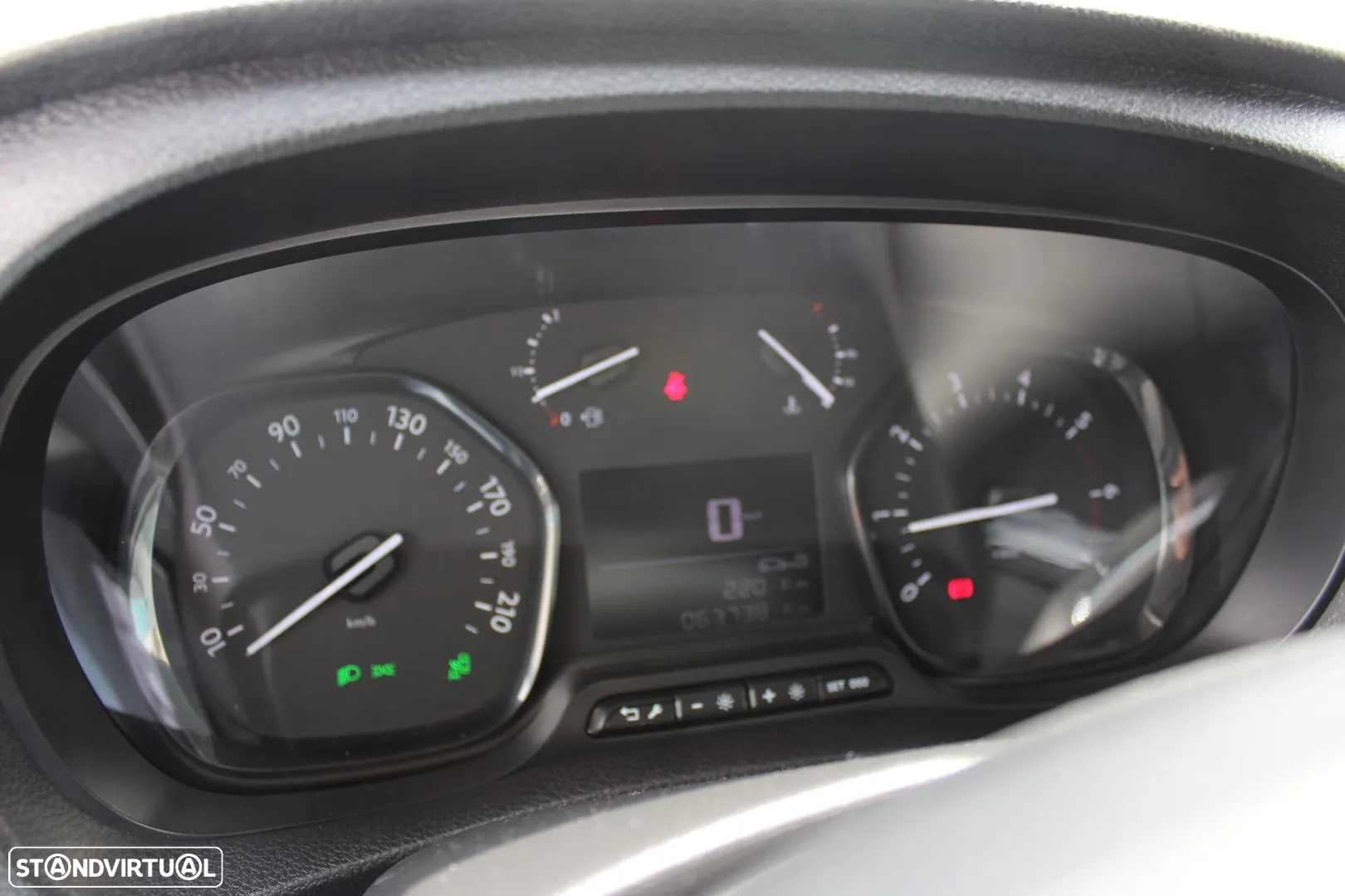 Peugeot Traveller 1.5 BlueHDi L2H1 Active Standard - 11