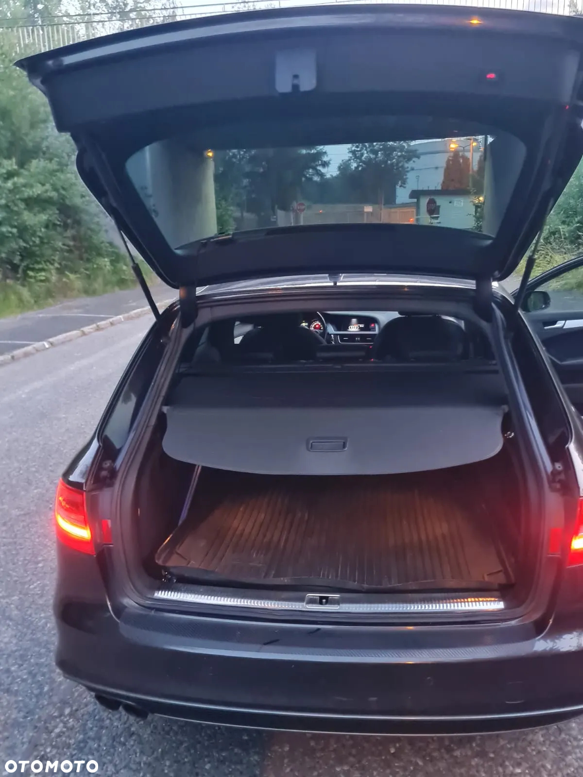 Audi A4 Avant 2.0 TDI DPF quattro S line Sportpaket - 12