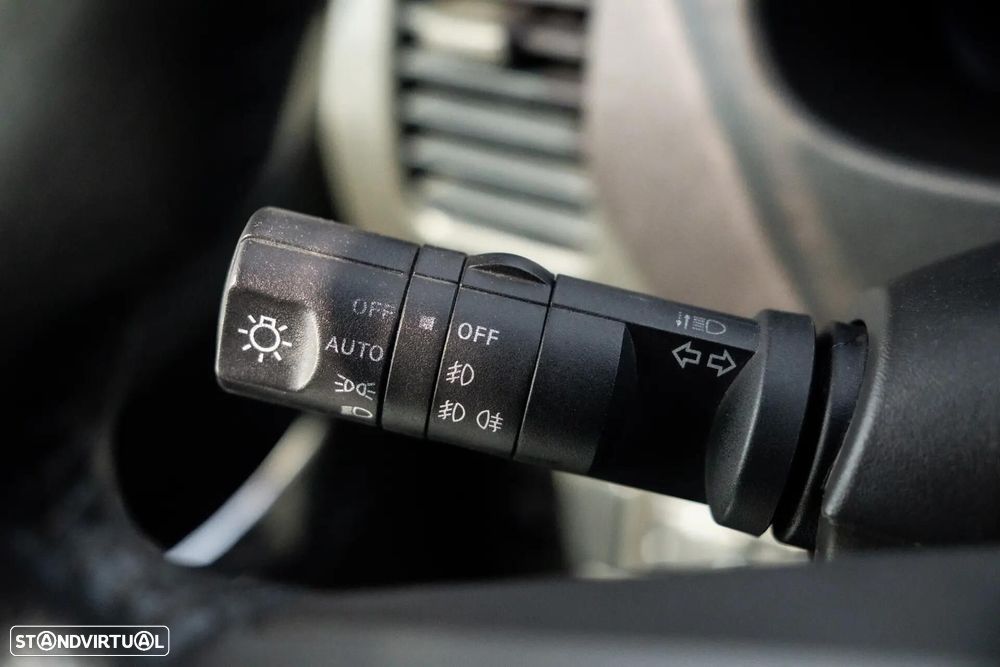Nissan Navara 2.5 dCi CD Pilot Hi-Tech - 20