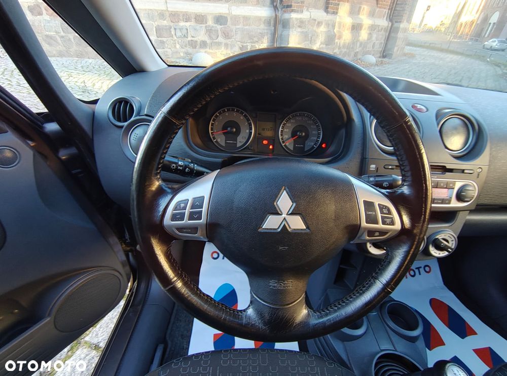 Mitsubishi Colt - 11