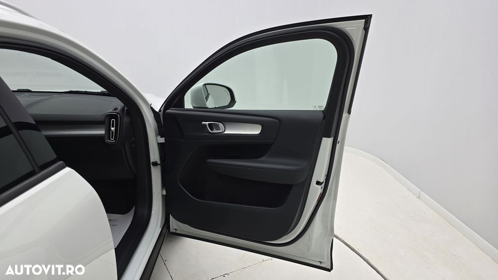 Volvo XC 40 T3 AT8 Momentum Pro - 18