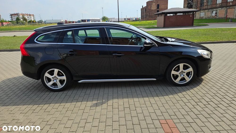Volvo V60 2.0T R-Design - 6