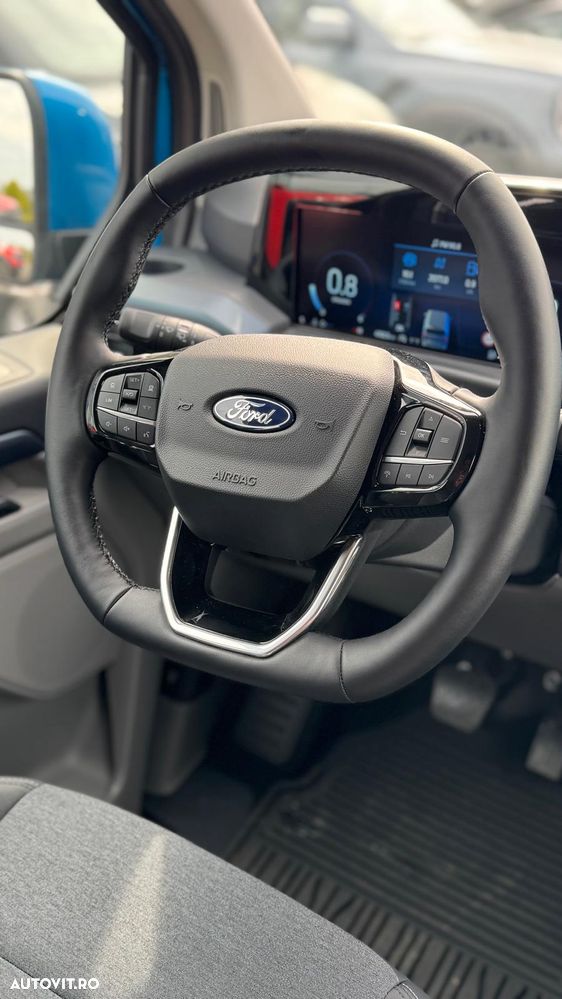 Ford Tourneo Custom Bus 320 2.0 EcoBlue 170 CP L2H1 Active Aut. - 10