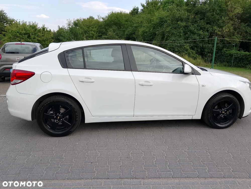 Chevrolet Cruze 1.6 LS - 2
