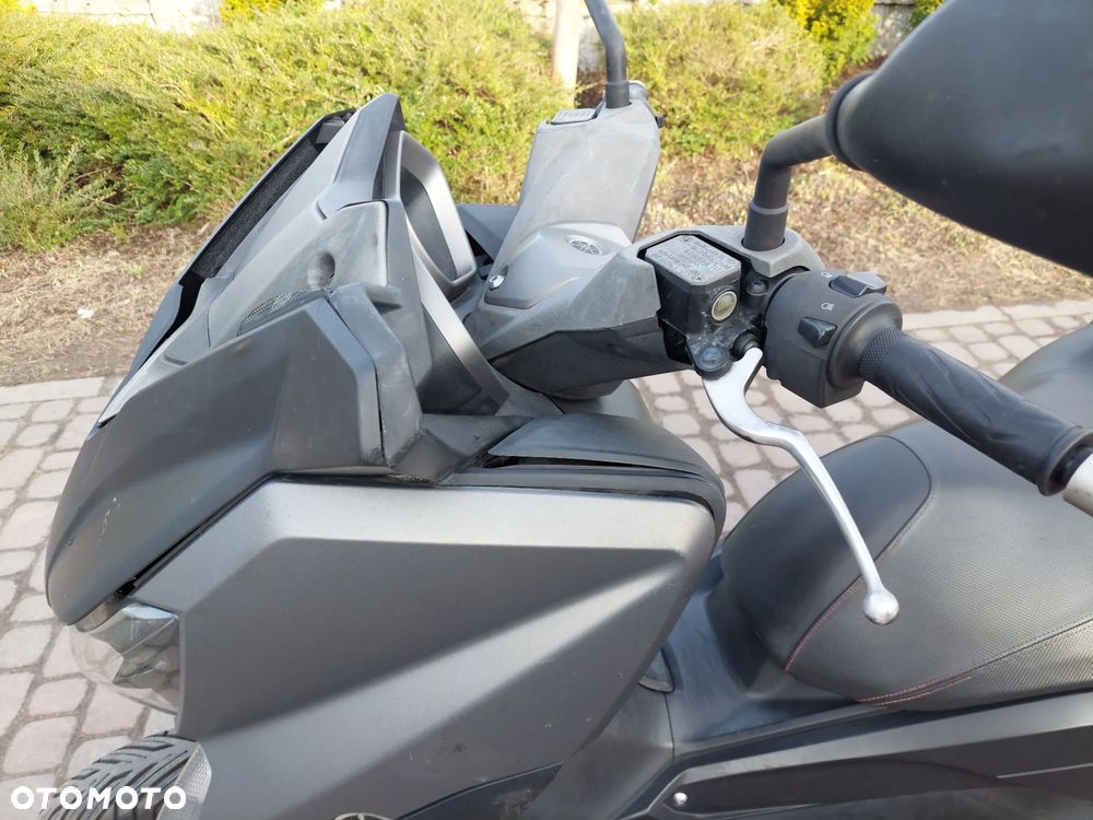 Yamaha X-max - 11