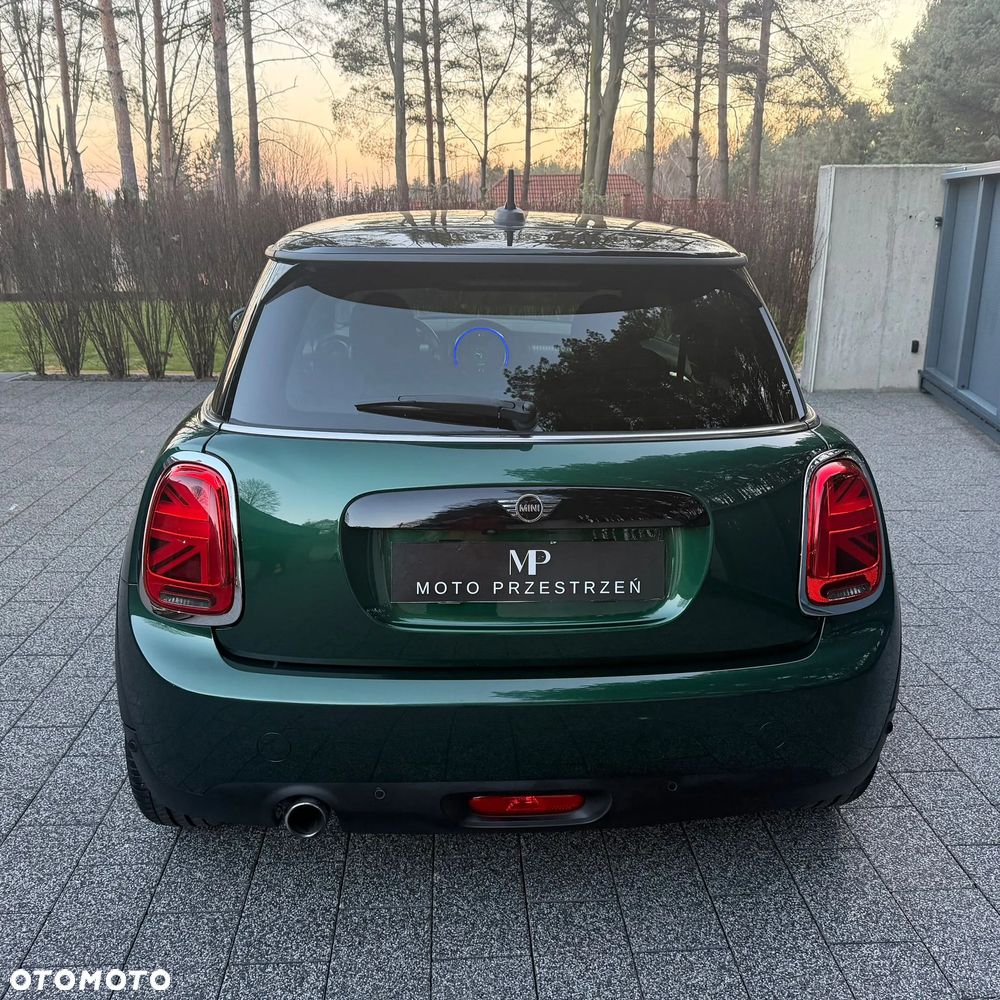 MINI Cooper Essential Trim - 7