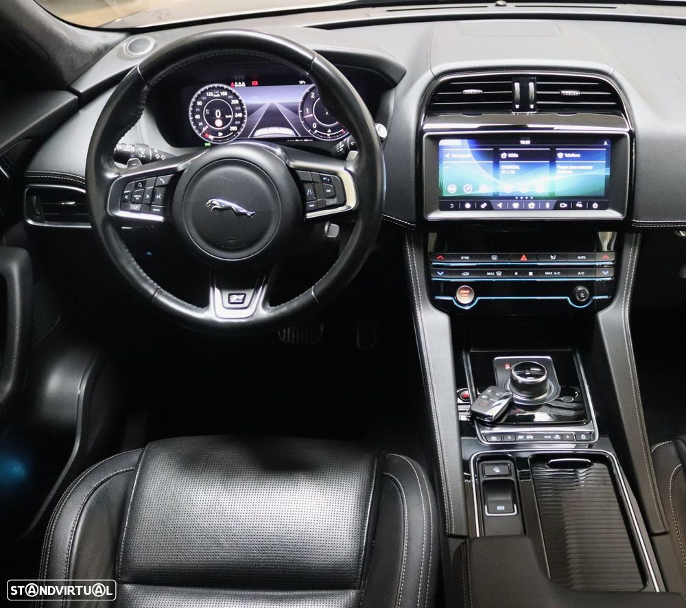Jaguar F-Pace 2.0 i4D R-Sport Aut. - 36