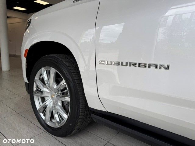 Chevrolet Suburban - 16