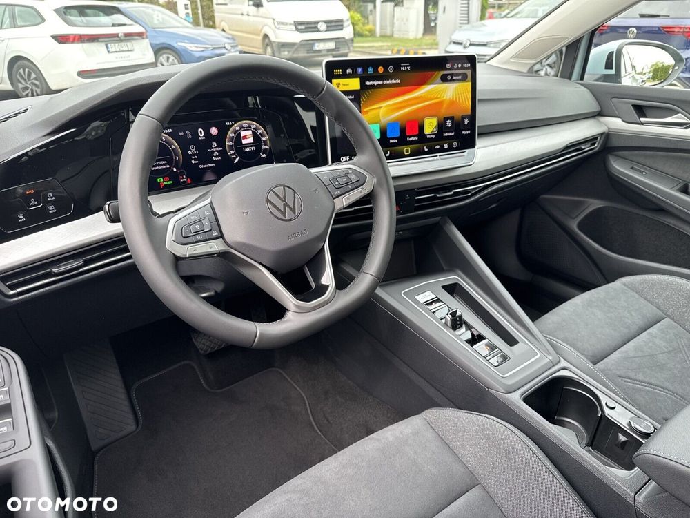 Volkswagen Golf - 10