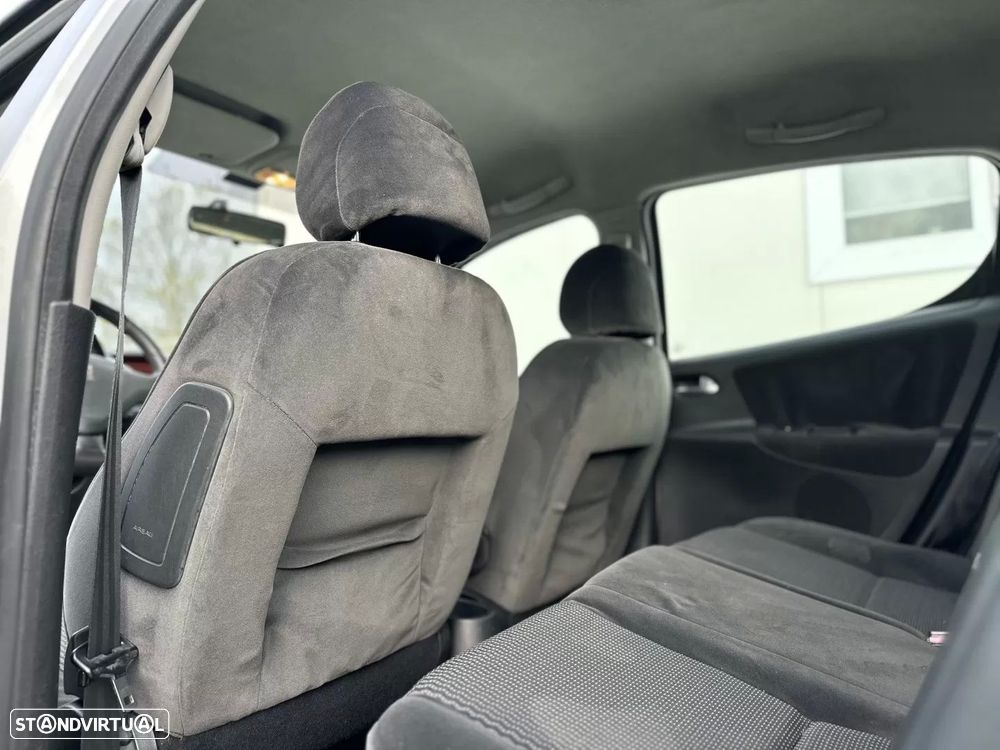 Peugeot 207 1.6 HDi Premium - 10