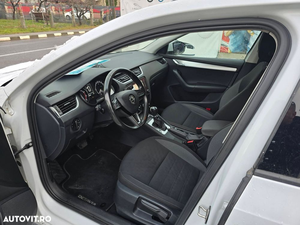 Skoda Octavia 1.5 TSI e-TEC DSG Clever - 10