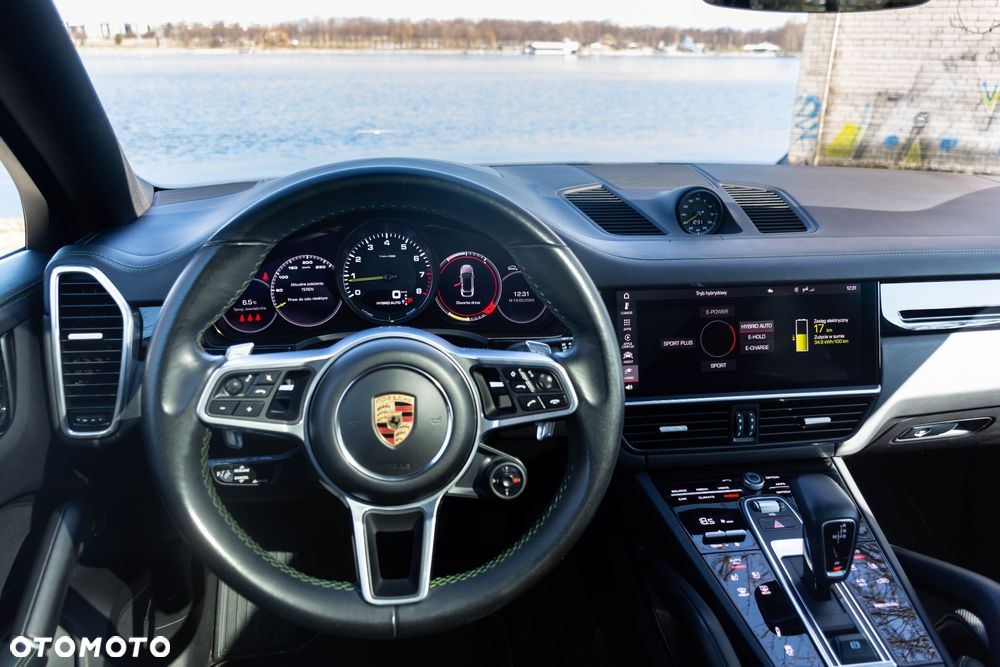 Porsche Cayenne Coupe E-Hybrid - 23