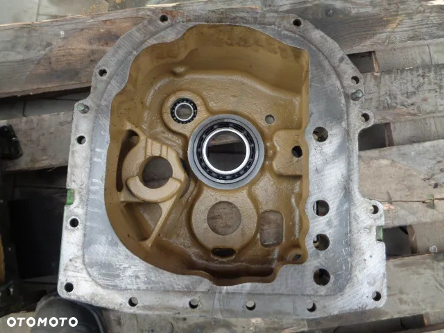 Obudowa pełzacza skrzyni PowerQuad John Deere 6100 6200 6300 6400 - 7