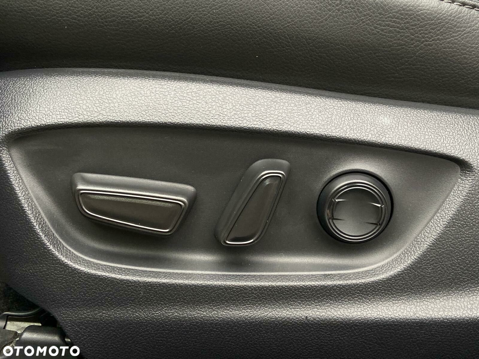Toyota Camry 2.5 Hybrid Comfort CVT - 31