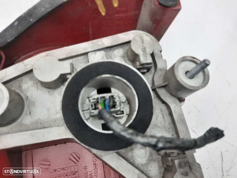 FAROLIM TRASEIRO ESQUERDO FORD FOCUS 2000 - 2