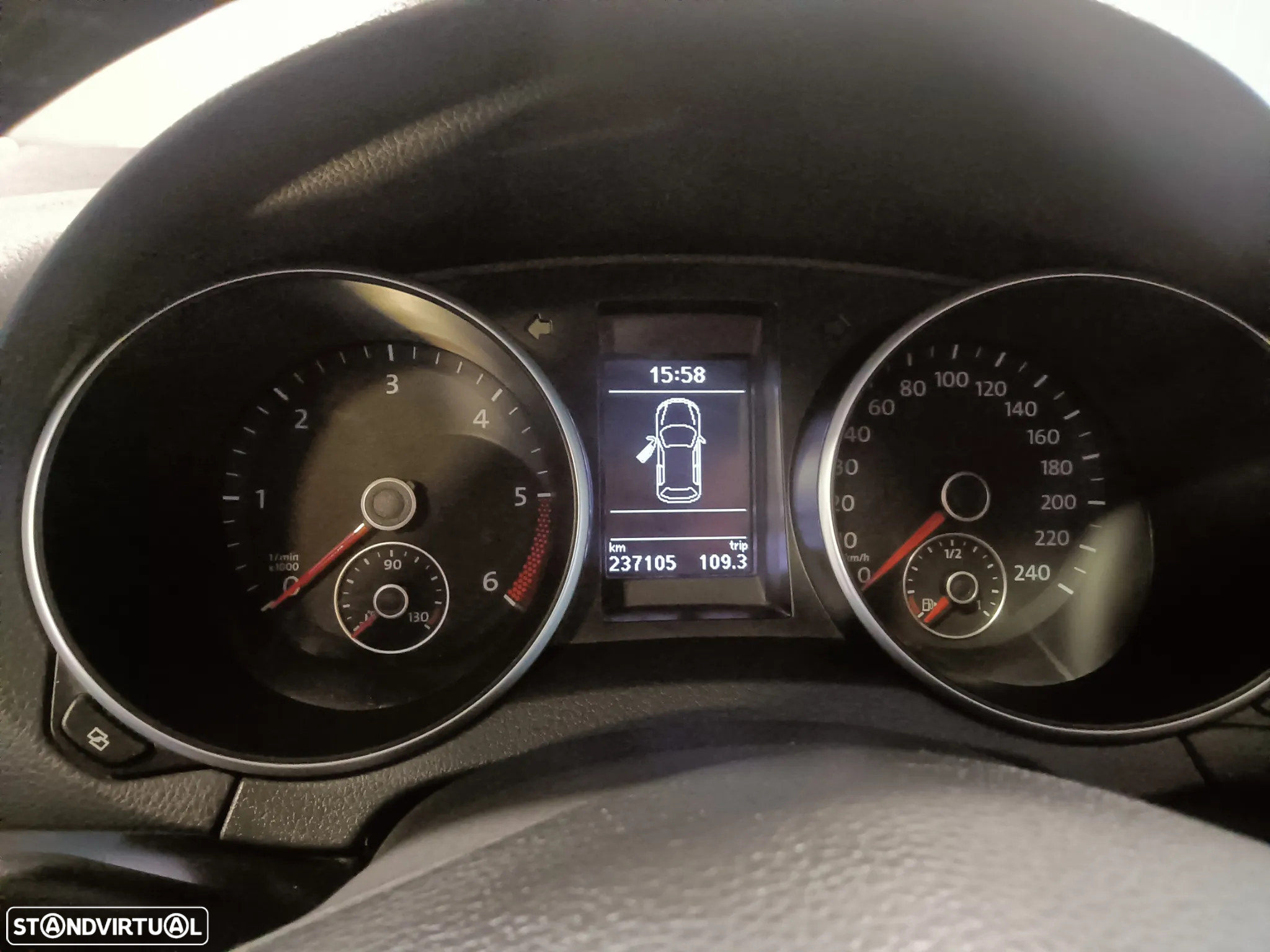VW Golf 1.6 TDi Confortline - 14