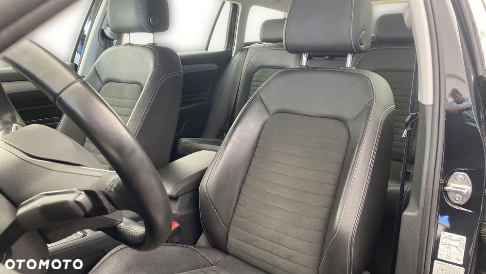 Volkswagen Passat - 11