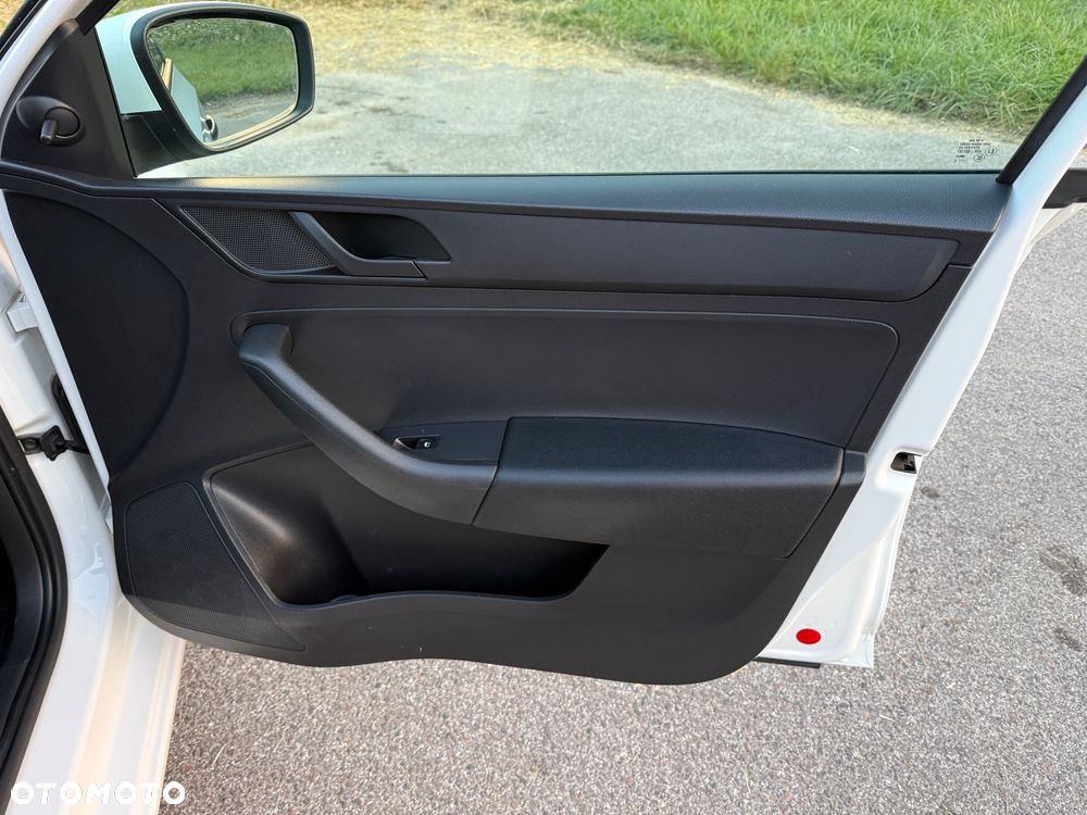 Skoda RAPID 1.2 MPI Active - 13