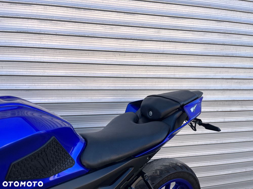 Yamaha YZF - 19