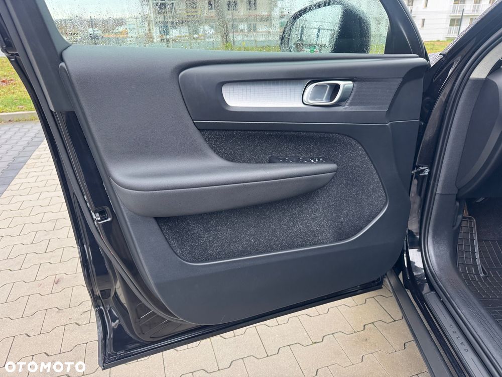 Volvo XC 40 D3 SCR Momentum - 16