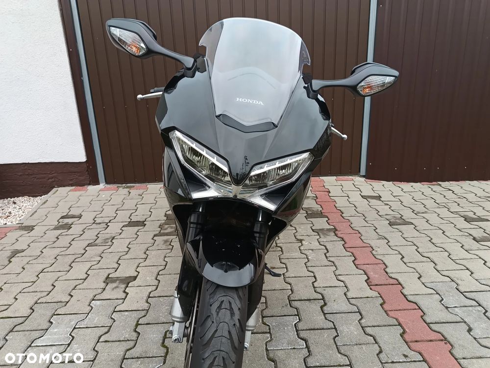 Honda VFR - 18