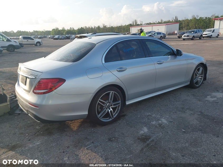 Mercedes-Benz Klasa E - 5