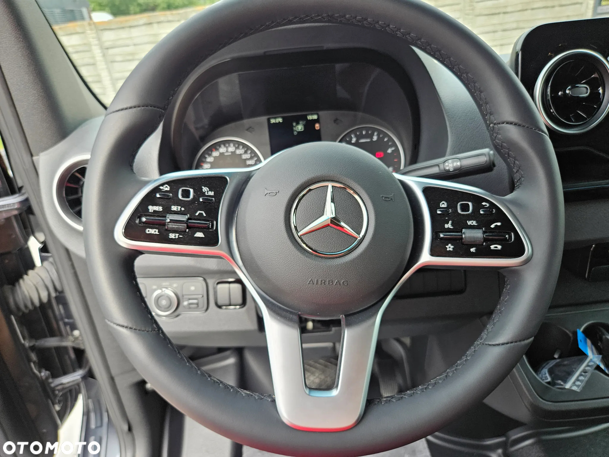 Mercedes-Benz SPRINTER 319CDI Brygadowy Automat Ledy MAX WERSJA SalonPL - 26