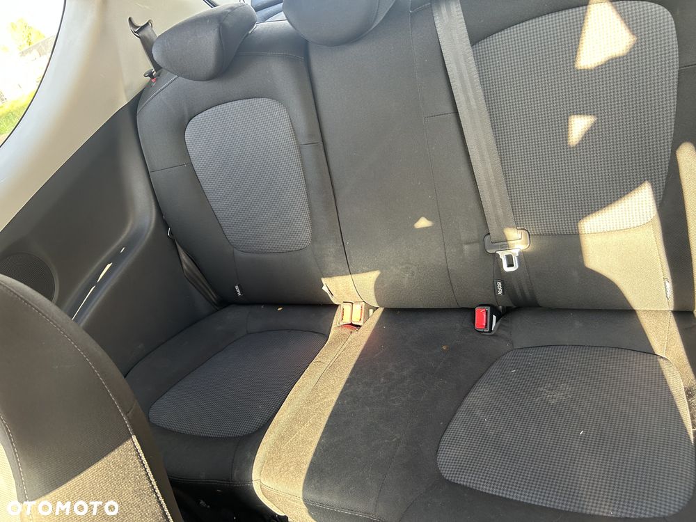 Hyundai i20 - 19