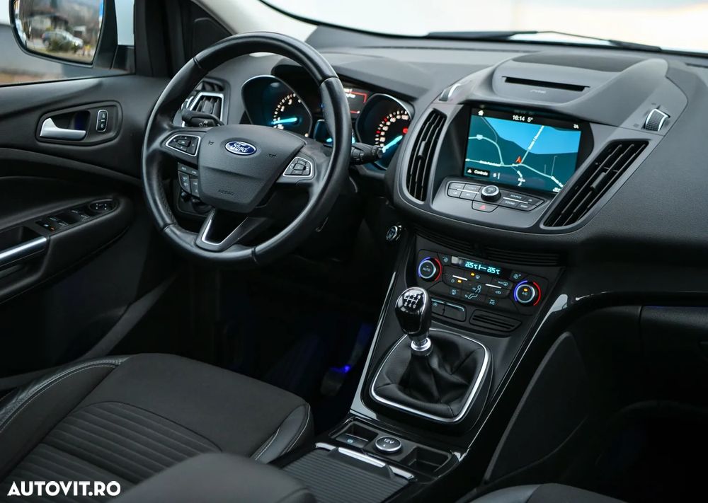 Ford Kuga 1.5 EcoBoost 2x4 Titanium - 33