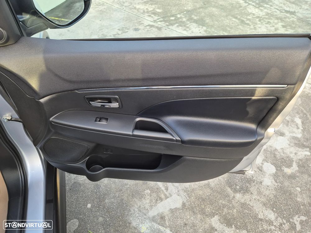 Mitsubishi ASX 1.6 DI-D Intense Black Edition - 40