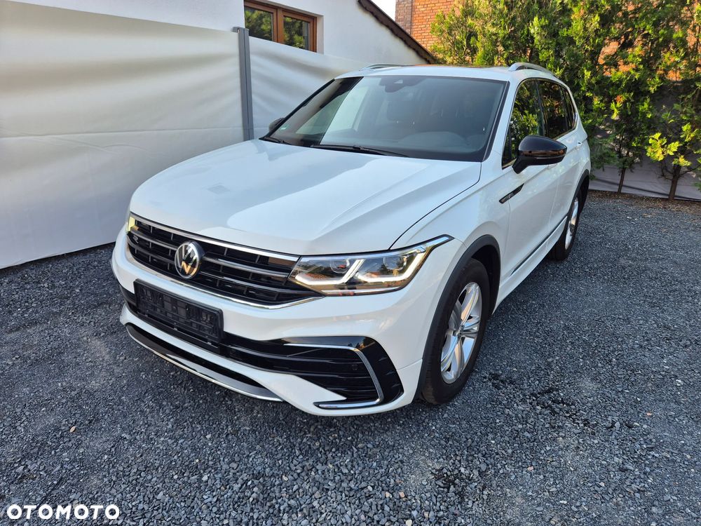 Volkswagen Tiguan 2.0 TDI SCR 4MotION DSG R-Line - 9