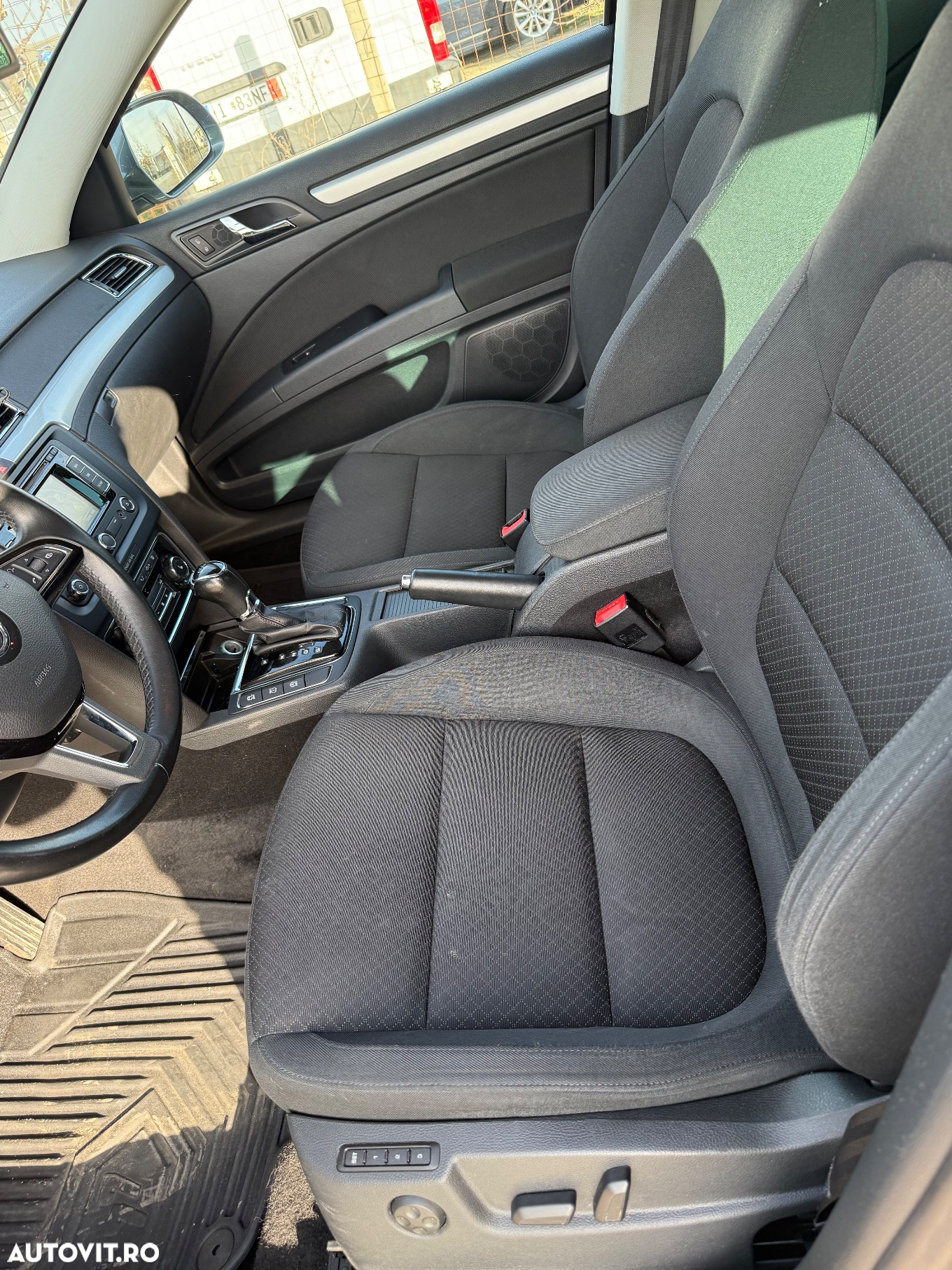 Skoda Superb 2.0 TDI DSG Active - 13