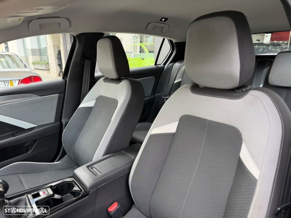 Opel Astra 1.5 D Business - 11