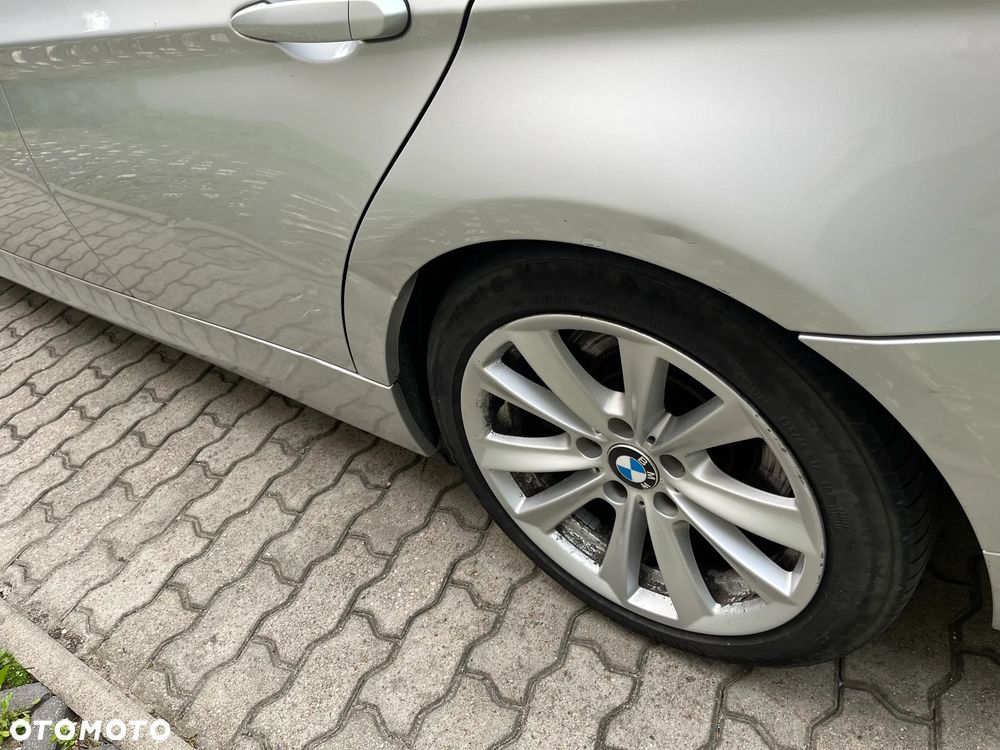 BMW Seria 3 335i - 22