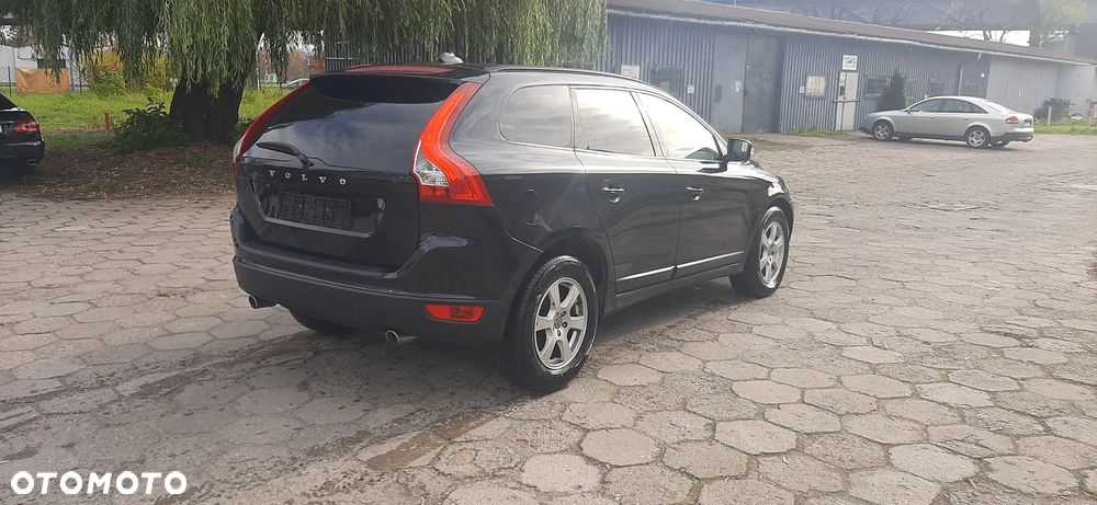 Volvo XC 60 D5 AWD Momentum - 5