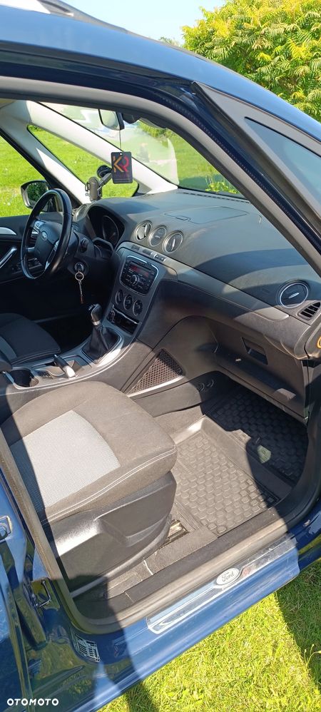 Ford Galaxy 2.0 Ambiente - 3